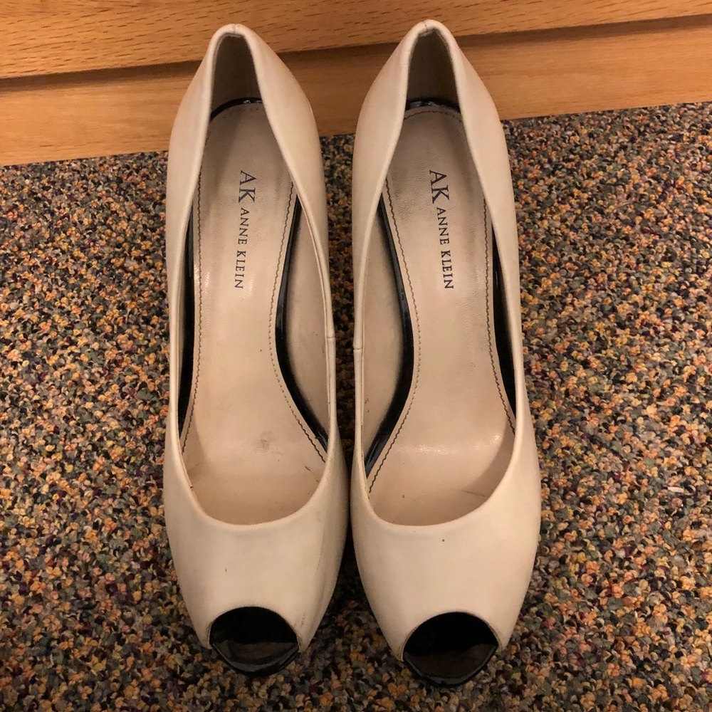 White and black Anne Klein pumps